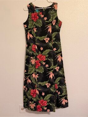 Kona Melia Made in Hawaii 100%Cotton Black Floral Sleeveless Hawaiian Luau Dress